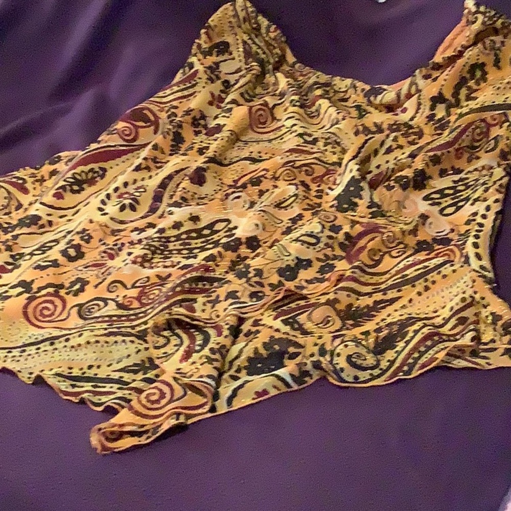 A woman’s waist band skirt